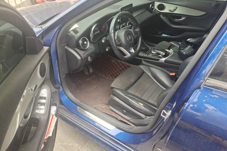 Used Mercedes-Benz C-Class 2018 C 200 Sport Edition Driver Seat