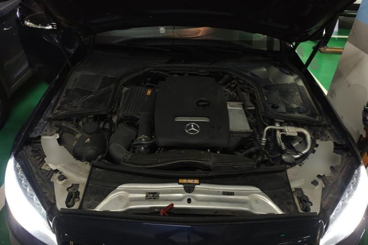 Used Mercedes-Benz C-Class 2018 C 200 Sport Edition Engine Bay