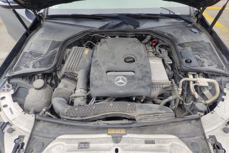 Used Mercedes-Benz C-Class 2018 C 180 L Fashion Edition Sport Version Engine Bay