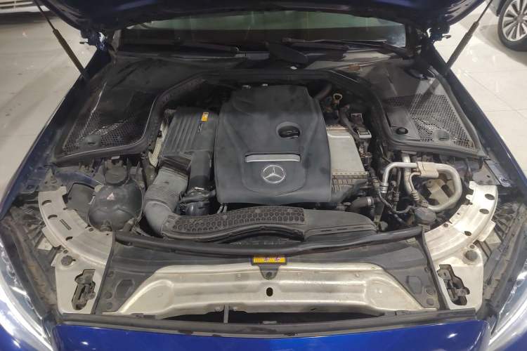 Used Mercedes-Benz C-Class 2018 C 200 Estate Engine Bay