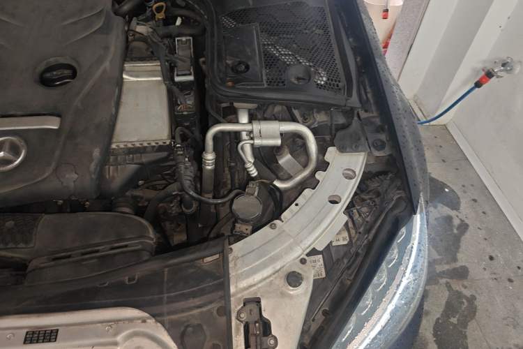 Used Mercedes-Benz C-Class 2018 C 200 L Sport Edition Engine Bay Left