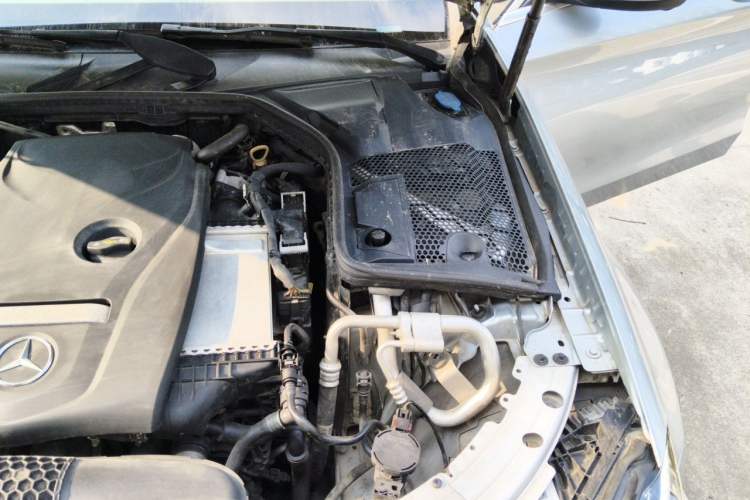 Used Mercedes-Benz C-Class 2018 C 200 L Sport Edition Engine Bay Left