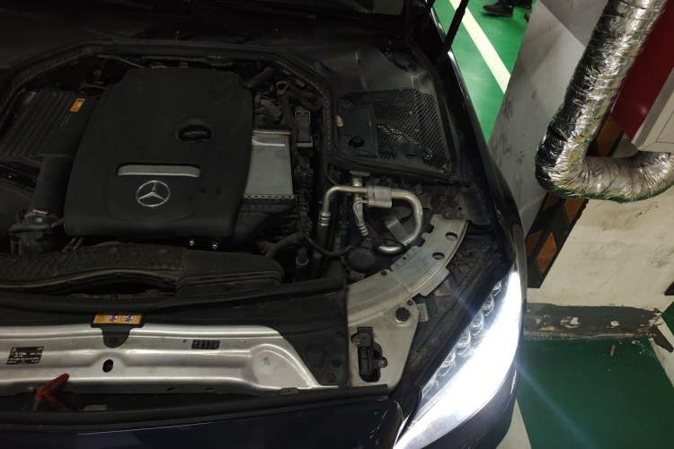 Used Mercedes-Benz C-Class 2018 C 200 Sport Edition Engine Bay Left