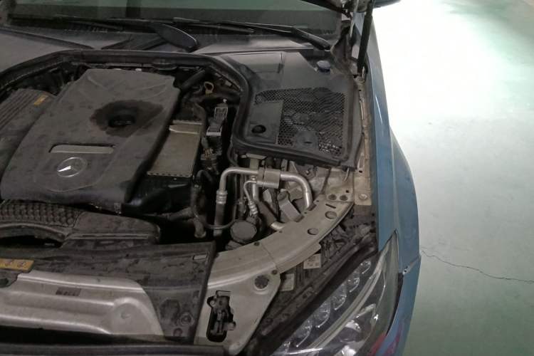 Used Mercedes-Benz C-Class 2018 C 200 L Sport Edition Engine Bay Left