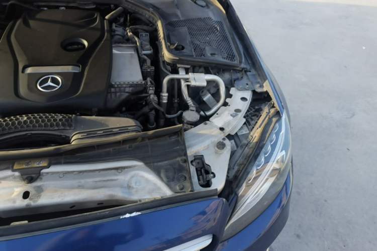 Used Mercedes-Benz C-Class 2018 C 200 L Sport Edition Engine Bay Left