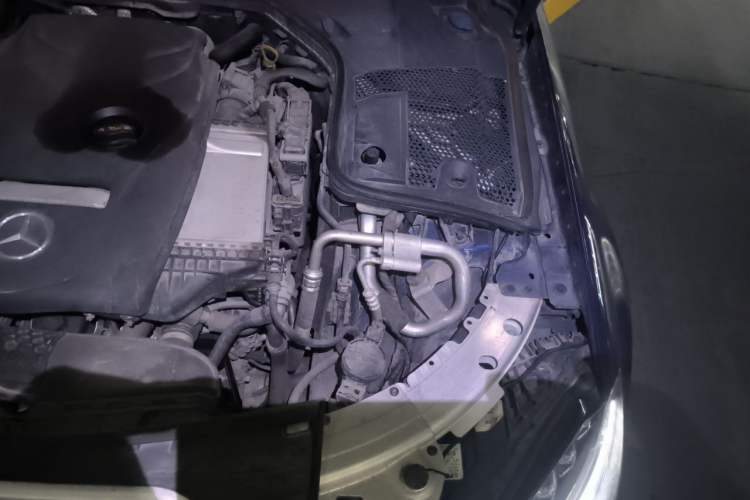 Used Mercedes-Benz C-Class 2018 C 200 Sport Edition Engine Bay Left