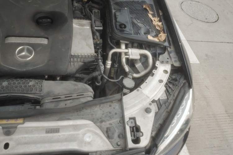 Used Mercedes-Benz C-Class 2018 C 200 L Sport Edition Engine Bay Left
