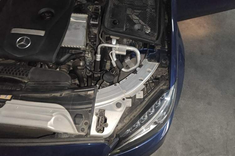Used Mercedes-Benz C-Class 2018 C 200 Coupe Engine Bay Left