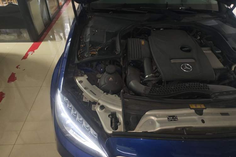 Used Mercedes-Benz C-Class 2018 C 200 L Sport Edition Engine Bay Right