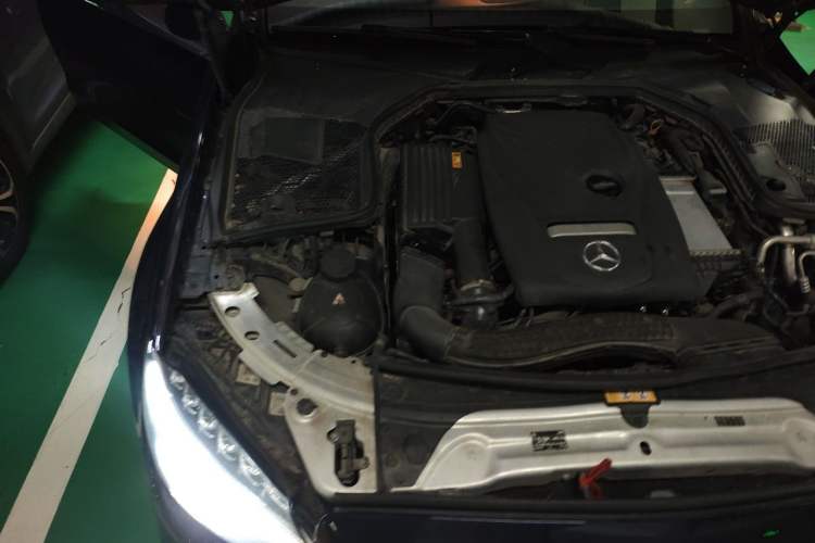 Used Mercedes-Benz C-Class 2018 C 200 Sport Edition Engine Bay Right
