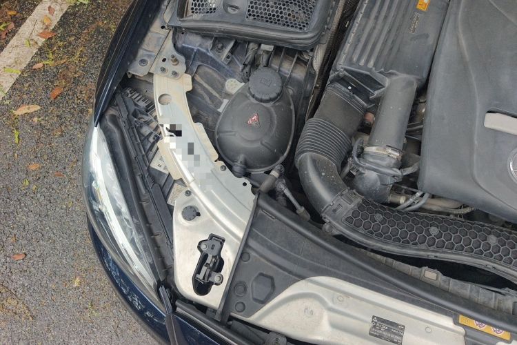 Used Mercedes-Benz C-Class 2018 C 200 L Sport Edition Engine Bay Right