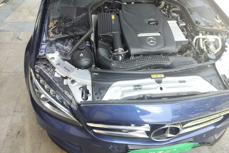 Used Mercedes-Benz C-Class 2018 C 200 Sport Edition Engine Bay Right