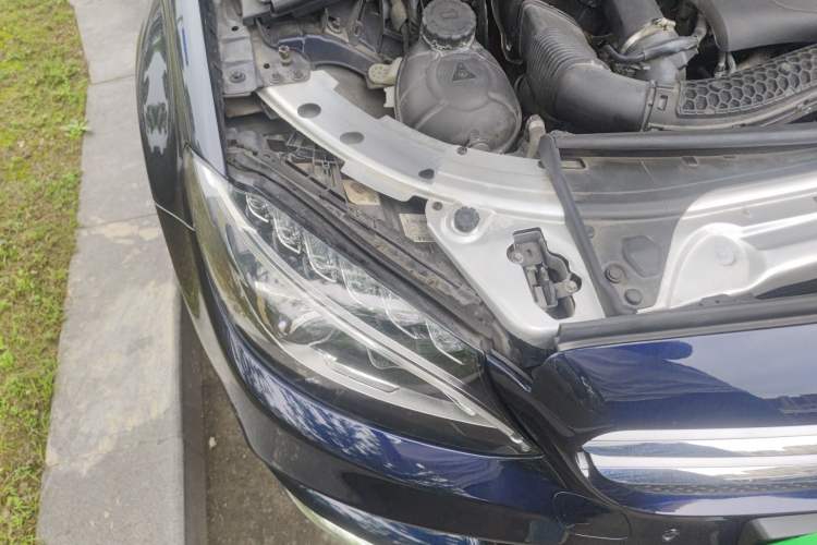 Used Mercedes-Benz C-Class 2018 C 180 L Fashion Edition Sport Version Engine Bay Right