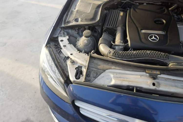 Used Mercedes-Benz C-Class 2018 C 200 L Sport Edition Engine Bay Right