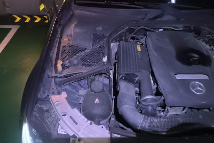 Used Mercedes-Benz C-Class 2018 C 200 Sport Edition Engine Bay Right