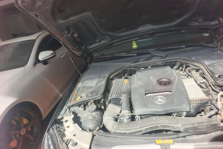 Used Mercedes-Benz C-Class 2018 C 200 L Sport Edition Engine Bay Right