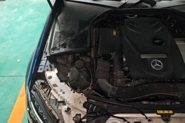 Used Mercedes-Benz C-Class 2018 C 200 Sport Edition Engine Bay Right