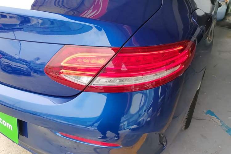 Used Mercedes-Benz C-Class 2018 C 200 4MATIC Coupe Exterior 3