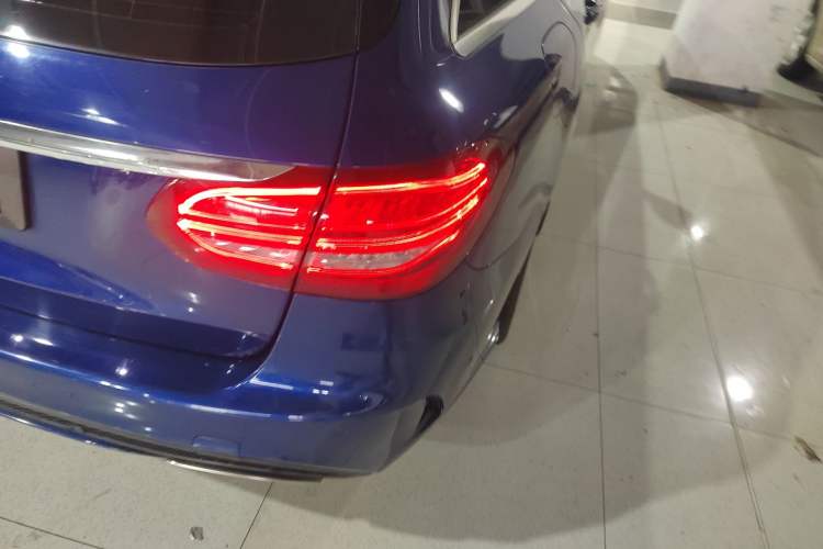 Used Mercedes-Benz C-Class 2018 C 200 Estate Exterior 3