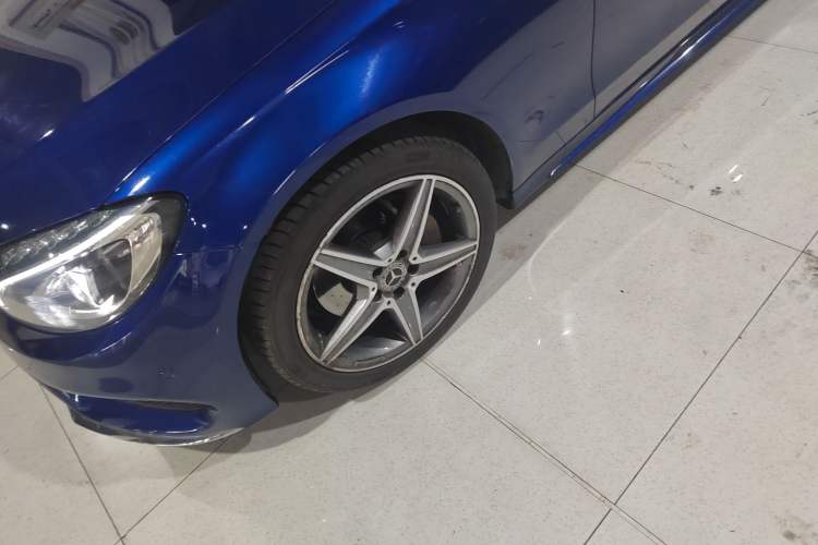 Used Mercedes-Benz C-Class 2018 C 200 Estate Exterior 4