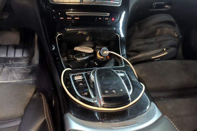 Used Mercedes-Benz C-Class 2018 C 200 Achievement Special Edition Gear Lever