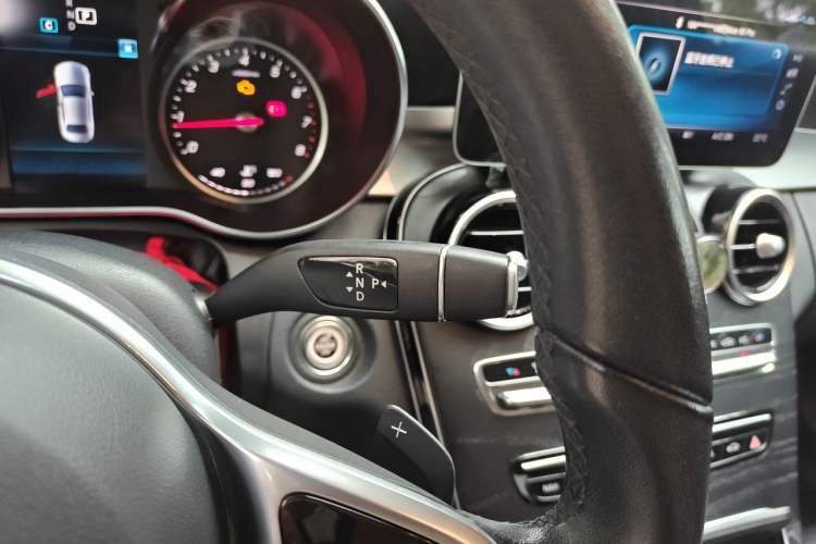 Used Mercedes-Benz C-Class 2018 C 180 L Fashion Edition Sport Version Gear Lever
