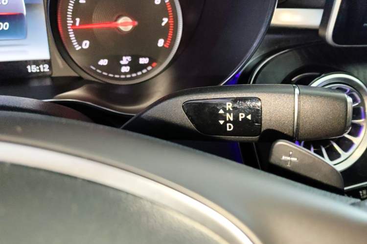 Used Mercedes-Benz C-Class 2018 C 180 L Fashion Edition Sport Version Gear Lever