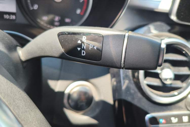 Used Mercedes-Benz C-Class 2018 C 200 Sport Edition Gear Lever