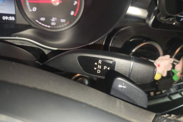 Used Mercedes-Benz C-Class 2018 C 200 L Sport Edition Gear Lever
