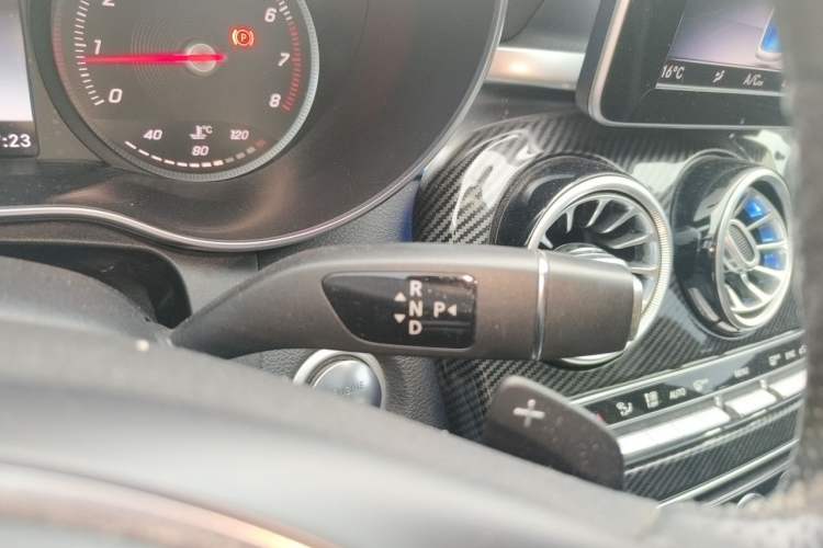 Used Mercedes-Benz C-Class 2018 C 200 L Sport Edition Gear Lever