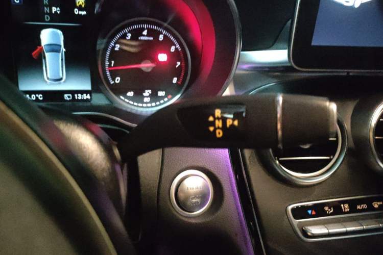 Used Mercedes-Benz C-Class 2018 C 200 Estate Gear Lever
