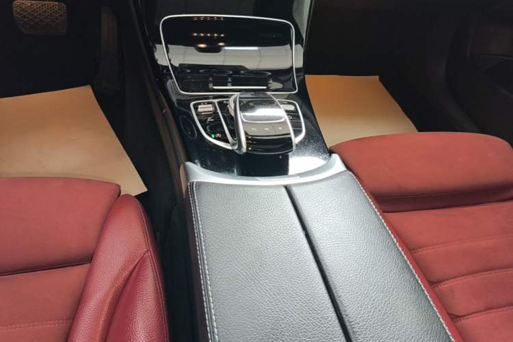 Used Mercedes-Benz C-Class 2018 C 200 Sport Edition Gear Lever