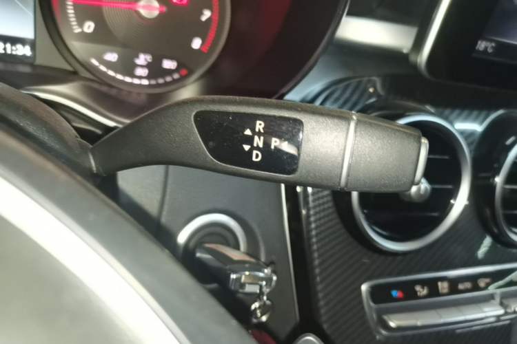 Used Mercedes-Benz C-Class 2018 C 180 L Fashion Edition Sport Version Gear Lever