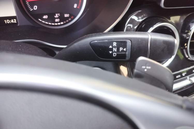 Used Mercedes-Benz C-Class 2018 C 200 Sport Edition Gear Lever