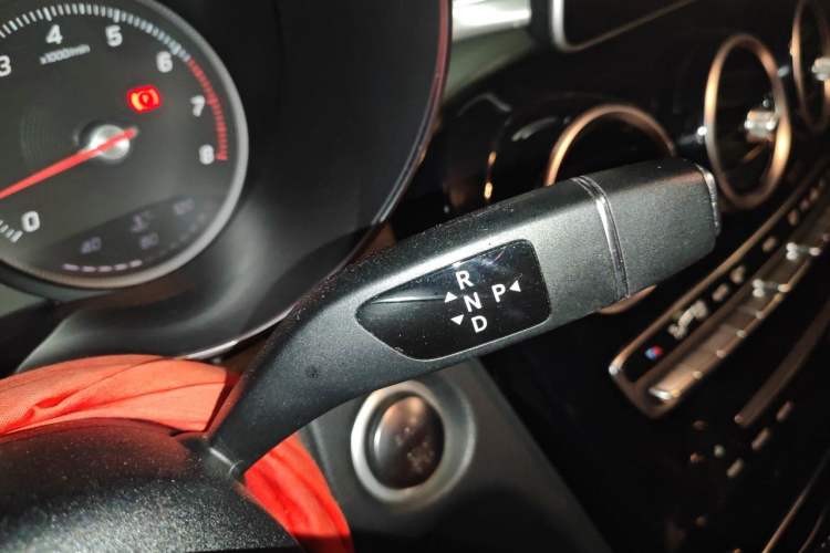 Used Mercedes-Benz C-Class 2018 C 200 Achievement Special Edition Gear Lever