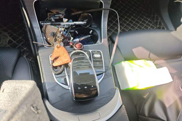 Used Mercedes-Benz C-Class 2018 C 200 Achievement Special Edition Gear Lever