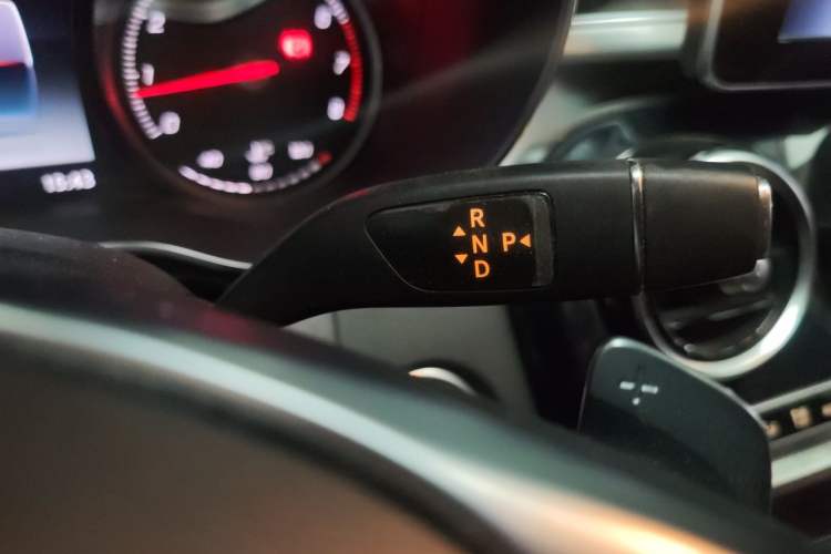 Used Mercedes-Benz C-Class 2018 C 200 Sport Edition Gear Lever