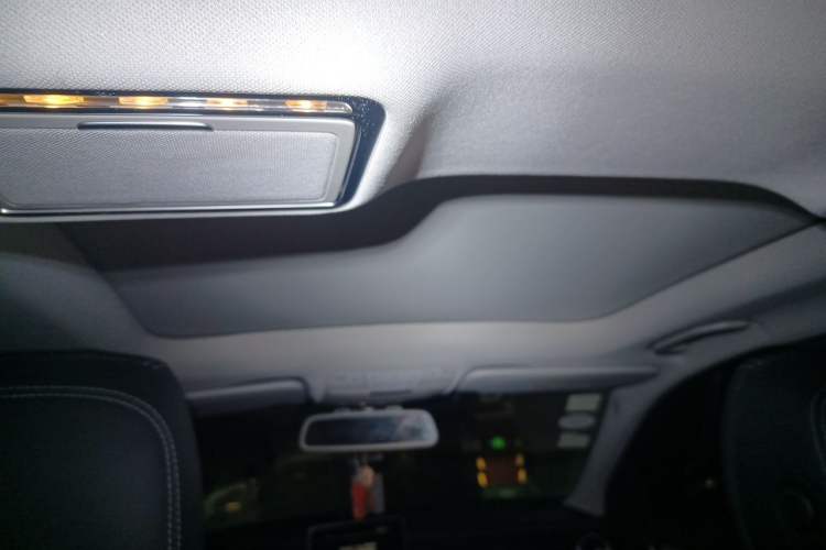 Used Mercedes-Benz C-Class 2018 C 200 L Sport Edition Headliner