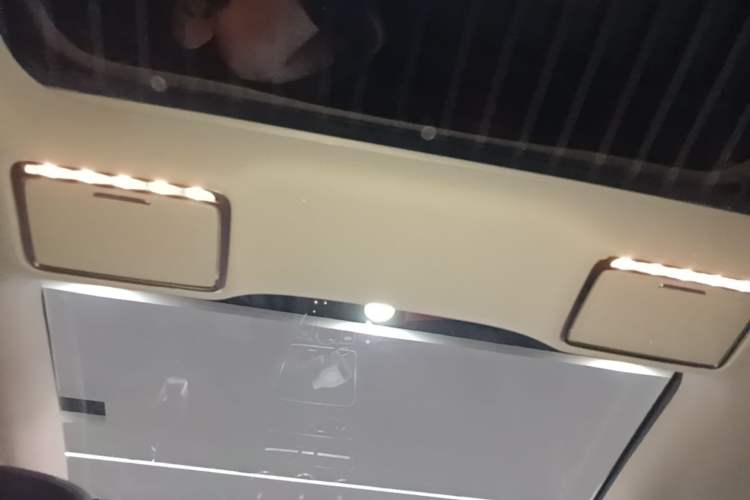 Used Mercedes-Benz C-Class 2018 C 200 L Sport Edition Headliner