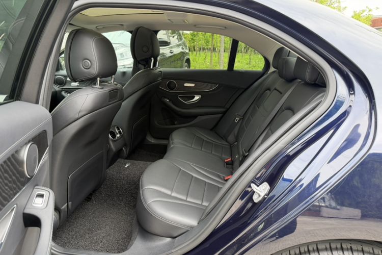 Used Mercedes-Benz C-Class 2018 C 200 L Sport Edition Interior 10