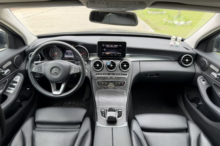 Used Mercedes-Benz C-Class 2018 C 200 L Sport Edition Interior 12