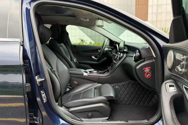 Used Mercedes-Benz C-Class 2018 C 200 L Sport Edition Interior 3