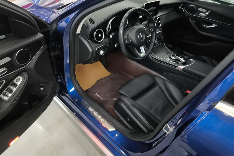 Used Mercedes-Benz C-Class 2018 C 200 L Sport Edition Interior 3