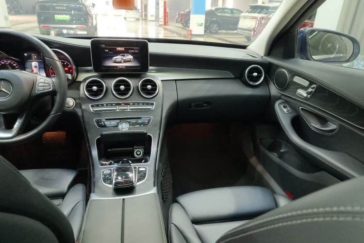 Used Mercedes-Benz C-Class 2018 C 200 L Sport Edition Interior 6