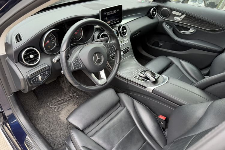 Used Mercedes-Benz C-Class 2018 C 200 L Sport Edition Interior 6