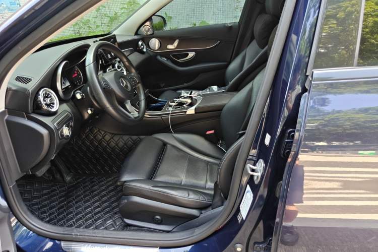 Used Mercedes-Benz C-Class 2018 C 180 L Dynamic Sports Edition Left Front Seat