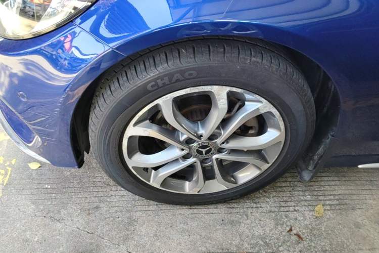 Used Mercedes-Benz C-Class 2018 C 180 L Fashion Edition Sport Version Left Front Wheel Hub