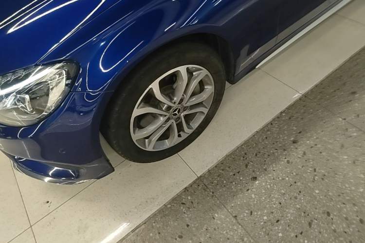 Used Mercedes-Benz C-Class 2018 C 180 L Fashion Edition Sport Version Left Front Wheel Hub