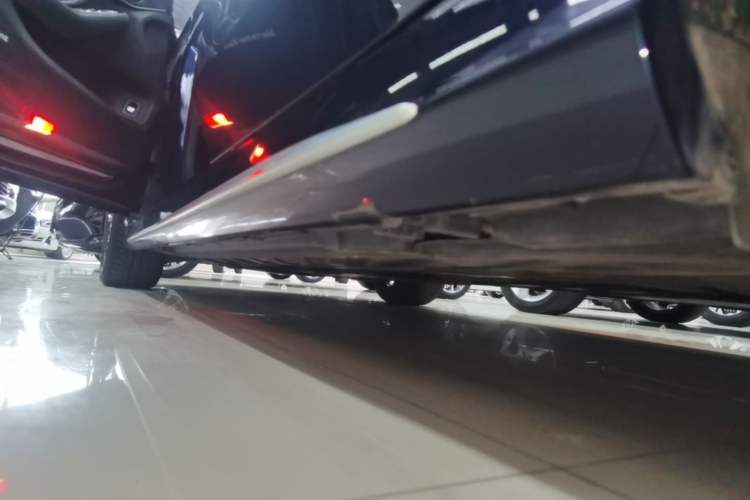 Used Mercedes-Benz C-Class 2018 C 200 L Sport Edition Left Side Sill