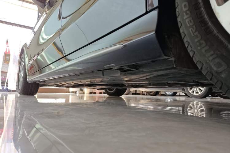 Used Mercedes-Benz C-Class 2018 C 200 L Sport Edition Left Side Sill